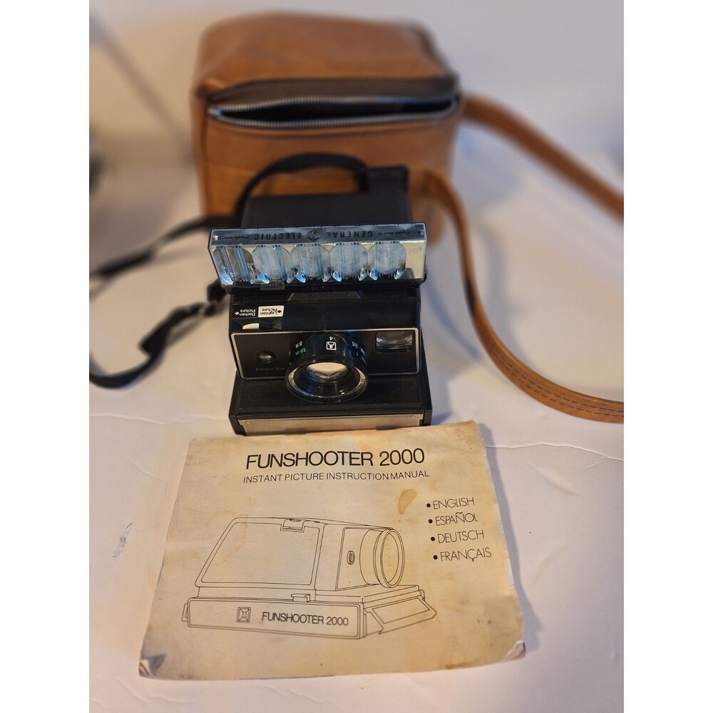 VTG Berkey Funshooter 2000 Camera With Case, Flash & Booklet Untested